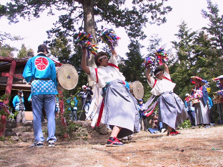 お練り祭り（売木村：太田稲荷神社）