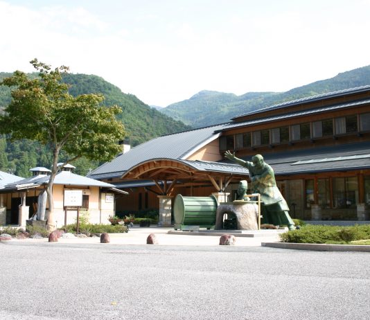 温泉 南信州ナビ 長野県南部飯田市のいちご狩り りんご狩り 桜情報 温泉や宿泊等の観光ガイド